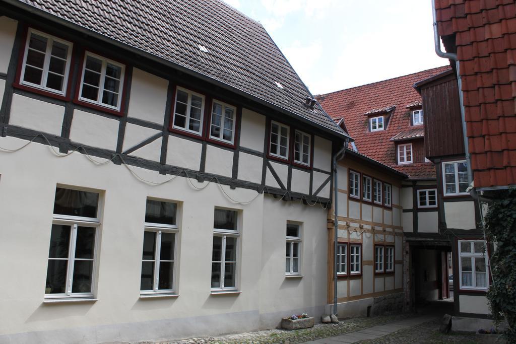 Ferienwohnungen Im Alten Handelshof เควดลินบวร์ก ภายนอก รูปภาพ